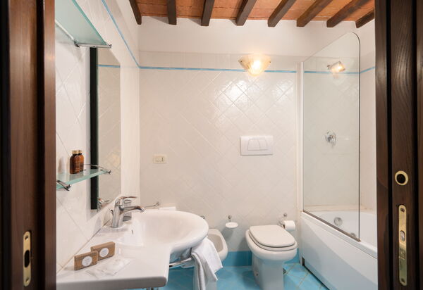 Villa Olivi - Subbiano, Toscana, Pool And Nature: Autunno, Bagno, Caratteristiche, Dettagli della stanza, Estate, Primavera