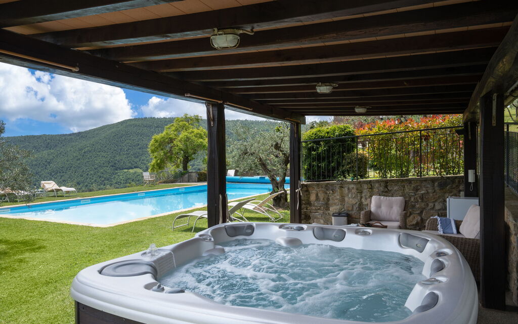 Villa Olivi - Subbiano, Toscana, Pool And Nature: Autunno, Caratteristiche, Estate, Esterni, Giardino, Idromassaggio, Primavera