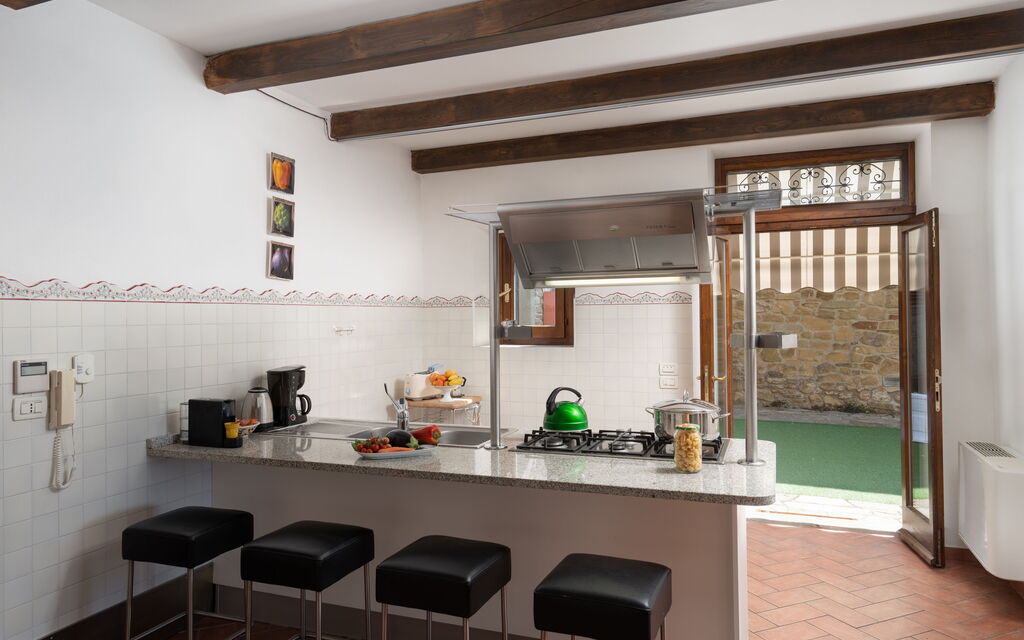 Villa Olivi - Subbiano, Toscana, Pool And Nature: Autunno, Caratteristiche, Cucina, Dettagli della stanza, Estate, Primavera