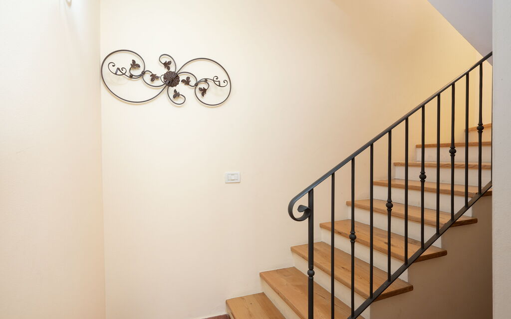 Villa Olivi - Subbiano, Toscana, Pool And Nature: Altra Stanza, Autunno, Caratteristiche, Dettagli della stanza, Estate, Primavera