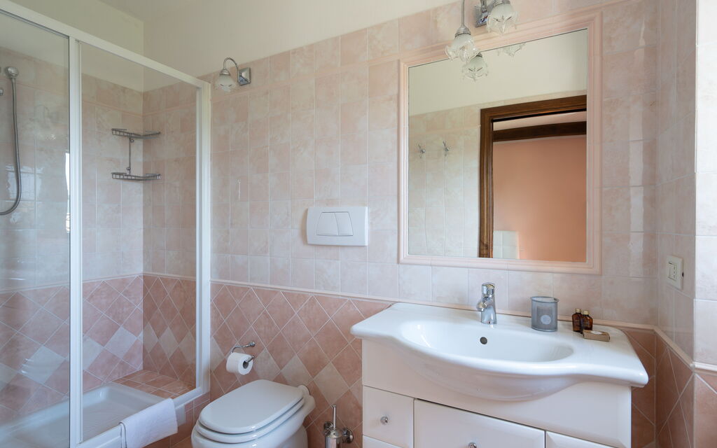 Villa Olivi - Subbiano, Toscana, Pool And Nature: Autunno, Bagno, Caratteristiche, Dettagli della stanza, Estate, Primavera