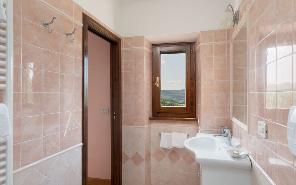 Villa Olivi - Subbiano, Toscana, Pool And Nature: Autunno, Bagno, Caratteristiche, Dettagli della stanza, Estate, Primavera