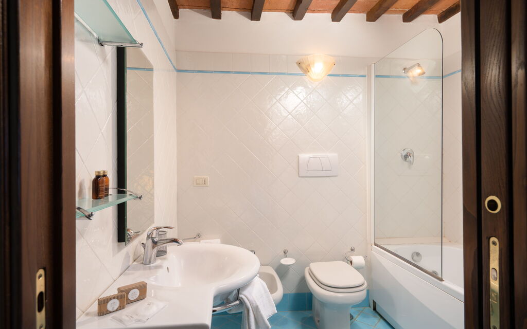 Villa Olivi - Subbiano, Toscana, Pool And Nature: Autunno, Bagno, Caratteristiche, Dettagli della stanza, Estate, Primavera