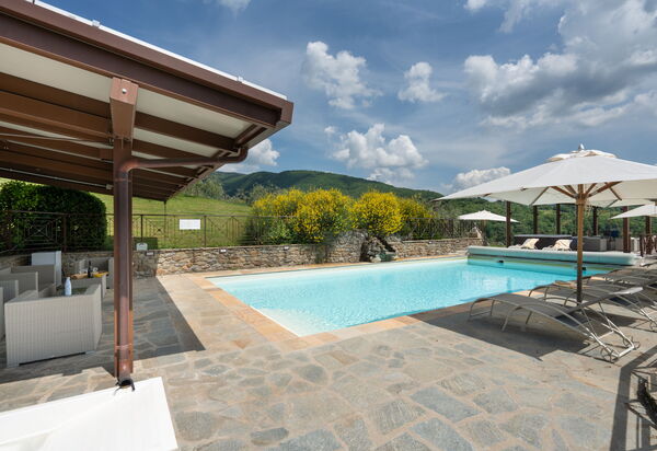 Villa Castelluccio - Arezzo, Toscana: Autunno, Caratteristiche, Estate, Esterni, Giardino, Piscina, Primavera
