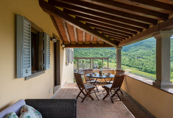 Villa Castelluccio - Arezzo, Toscana: Autunno, Balcone / Terrazza / Patio, Estate, Primavera