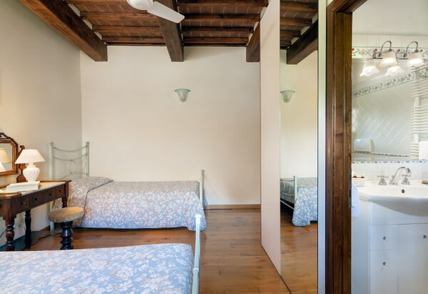 Villa Castelluccio - Arezzo, Toscana: Autunno, Camera da letto, Estate, Primavera