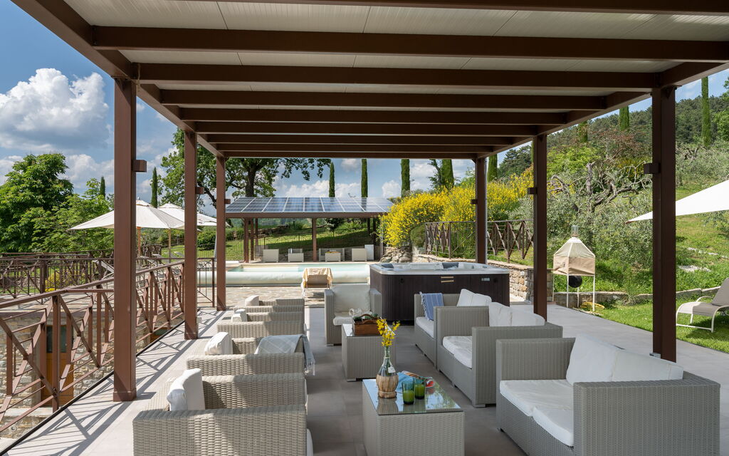 Villa Castelluccio - Arezzo, Toscana: Amenities, Autumn, Building Exterior, Garden, Spring, Summer