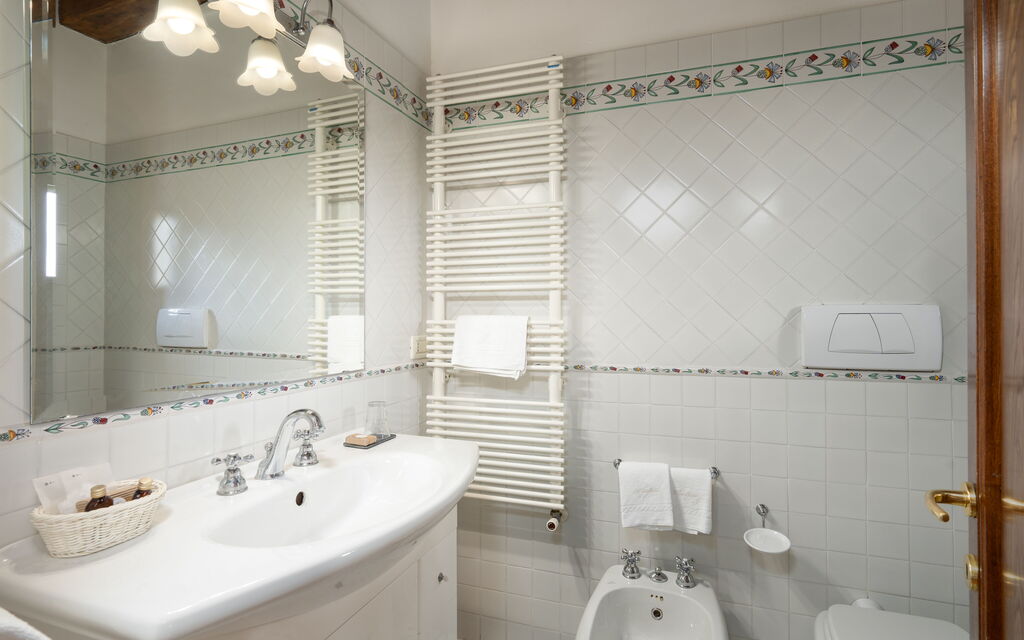 Villa Castelluccio - Arezzo, Toscana: Autumn, Bathroom, Spring, Summer