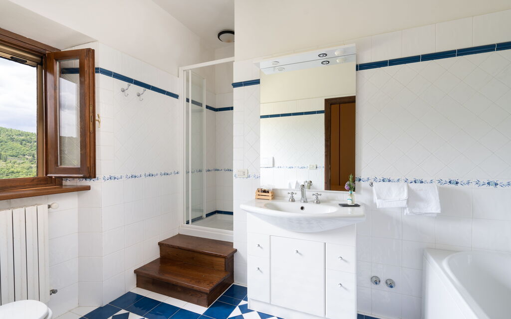 Villa Castelluccio - Arezzo, Toscana: Autumn, Bathroom, Spring, Summer