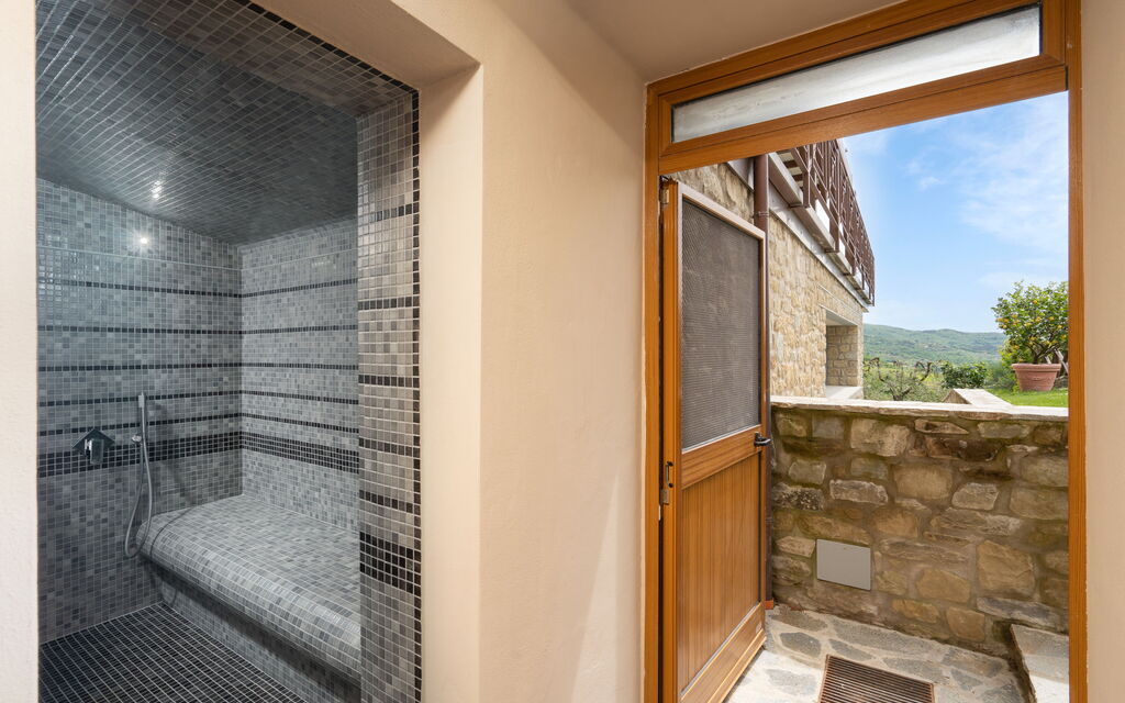 Villa Castelluccio - Arezzo, Toscana: Autumn, Facilities, Spring, Summer