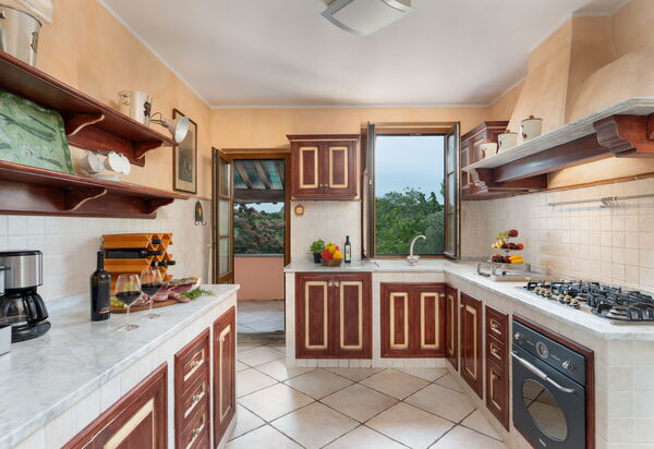 Villa Monte Bottigli: Autunno, Balcone / Terrazza / Patio, Cucina, Estate, Primavera