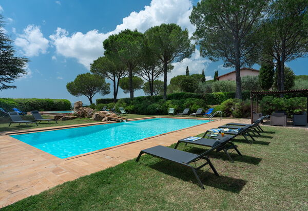 Villa Monte Bottigli: all'aperto, Autunno, Balcone / Terrazza / Patio, Estate, Esterni, Giardino, Piscina, Primavera