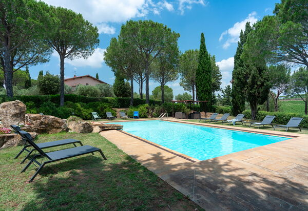 Villa Monte Bottigli: all'aperto, Autunno, Estate, Esterni, Giardino, Piscina, Primavera