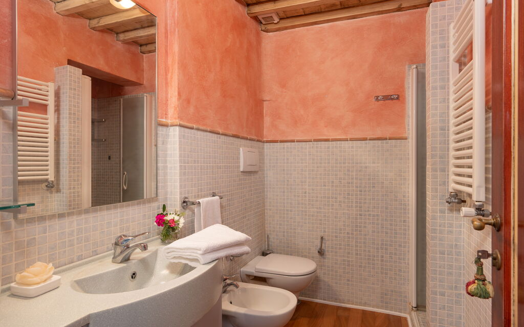 Villa Monte Bottigli: Bathroom of bedroom 6