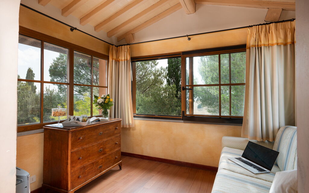 Villa Monte Bottigli: Sitting area of bedroom 1