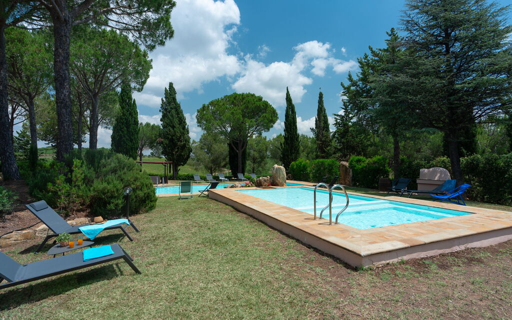 Villa Monte Bottigli: Building Exterior, Garden, Outdoor, Pool, Summer