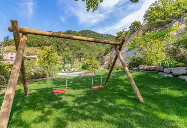 Villa Torre Delle Rose - Firenzuola, Private Pool, Ac, Privacy: Attività, Autunno, Estate, Giardino, Primavera