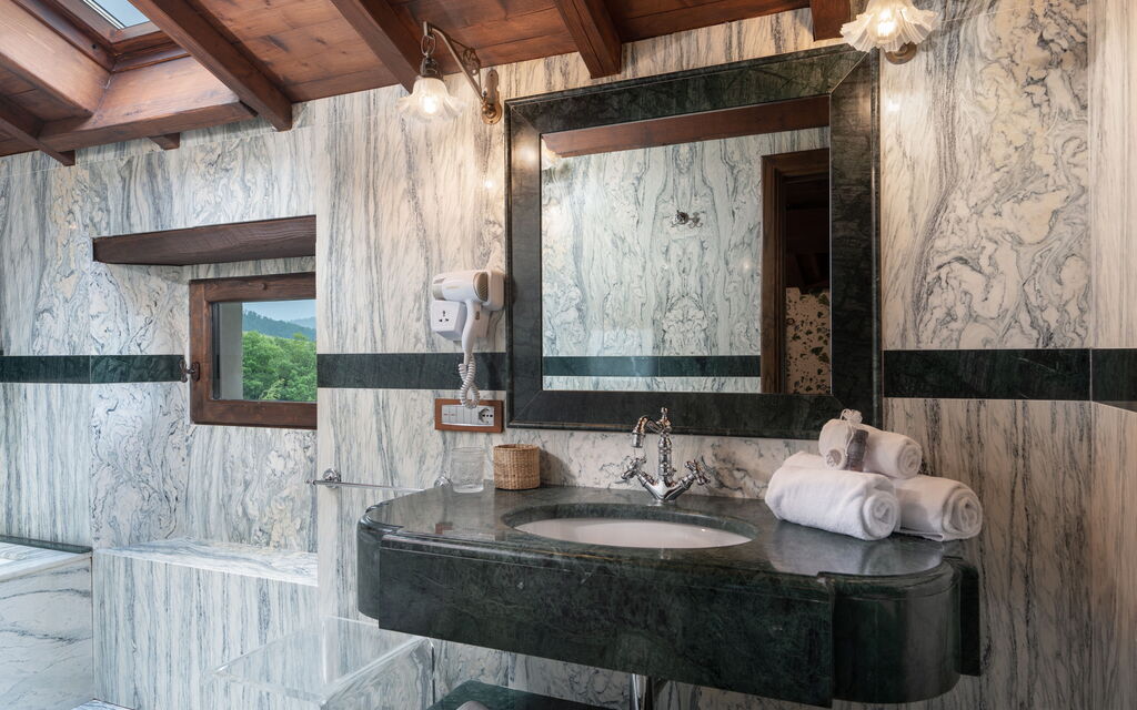 Villa Torre Delle Rose - Firenzuola, Private Pool, Ac, Privacy: Autumn, Bathroom, Spring, Summer