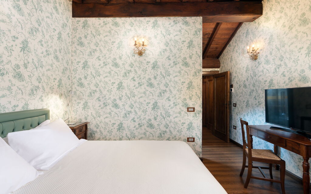 Villa Torre Delle Rose - Firenzuola, Private Pool, Ac, Privacy: Autumn, Bedroom, Spring, Summer