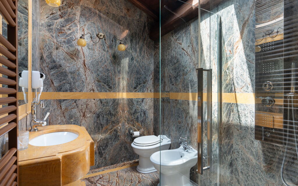 Villa Torre Delle Rose - Firenzuola, Private Pool, Ac, Privacy: Autumn, Bathroom, Spring, Summer