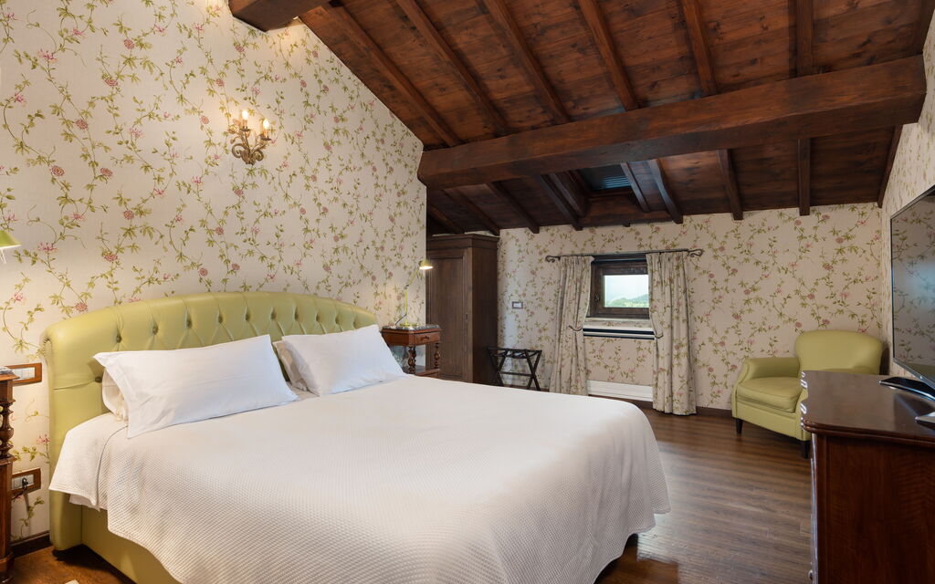 Villa Torre Delle Rose - Firenzuola, Private Pool, Ac, Privacy: Autumn, Bedroom, Spring, Summer