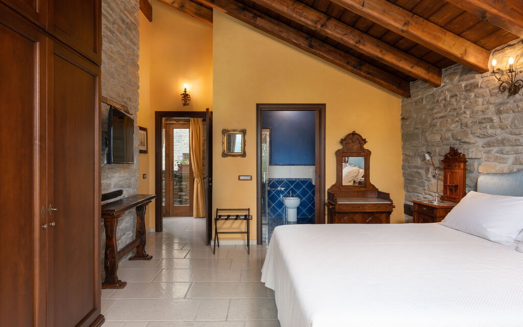 Villa Torre Delle Rose - Firenzuola, Private Pool, Ac, Privacy: Autumn, Bedroom, Spring, Summer