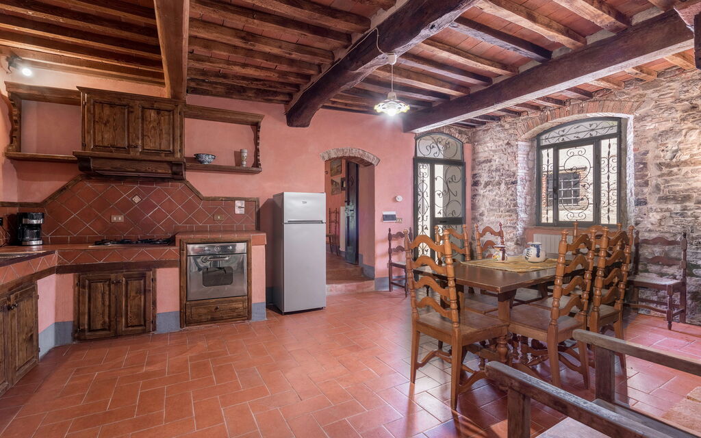 Mulino Al Suono - Badia Agnano, Toscana: Autunno, Caratteristiche, Cucina, Dettagli della stanza, Estate, Primavera, Sala da pranzo