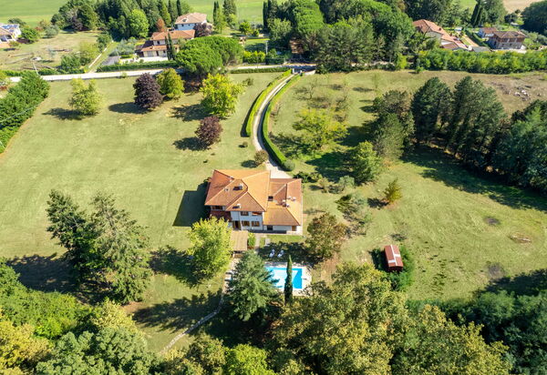 Villa Cristina: Esterni, Piscina, Vista Panoramica