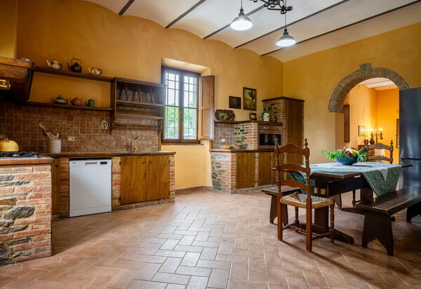 Belvedere - Ambra by Geco Vacation Rentals: Autumn, Kitchen, Spring, Summer