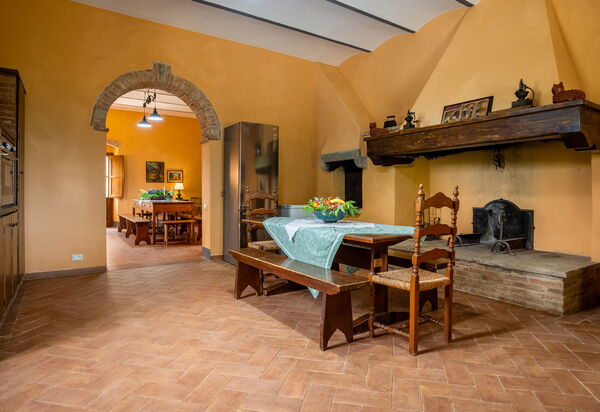 Belvedere - Ambra by Geco Vacation Rentals: Autumn, Dining Room, Spring, Summer