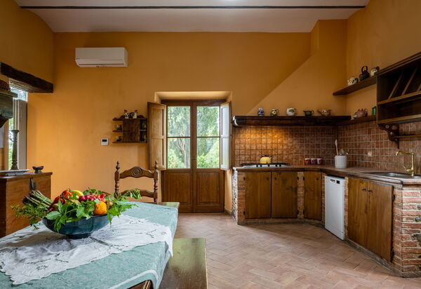 Belvedere - Ambra by Geco Vacation Rentals: Autumn, Kitchen, Spring, Summer