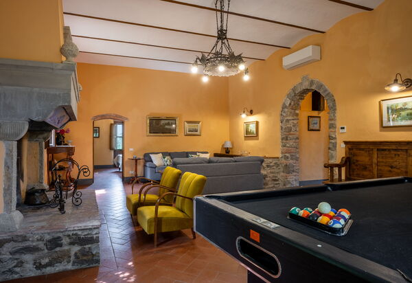 Belvedere - Ambra by Geco Vacation Rentals: Autumn, Living Room, Spring, Summer