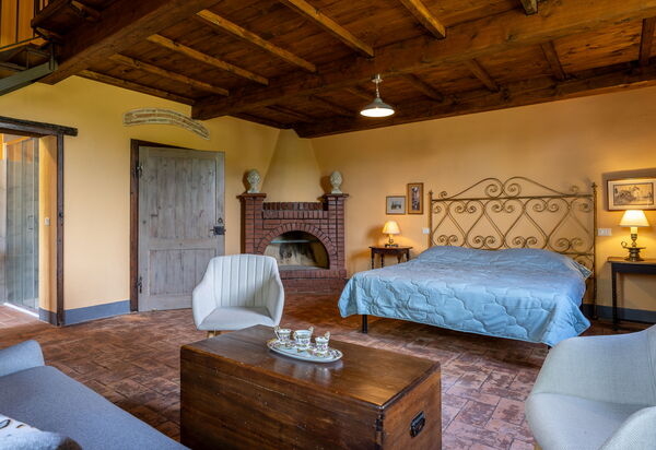 Belvedere - Ambra by Geco Vacation Rentals: Autumn, Bedroom, Spring, Summer