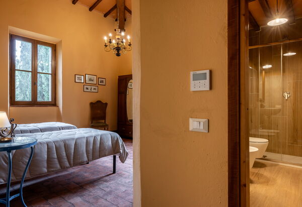 Belvedere - Ambra by Geco Vacation Rentals: Autumn, Bathroom, Bedroom, Spring, Summer