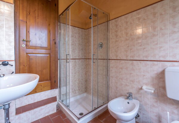 Belvedere - Falceto, Ambra, Toscana: Autunno, Bagno, Caratteristiche, Dettagli della stanza, Estate, Primavera