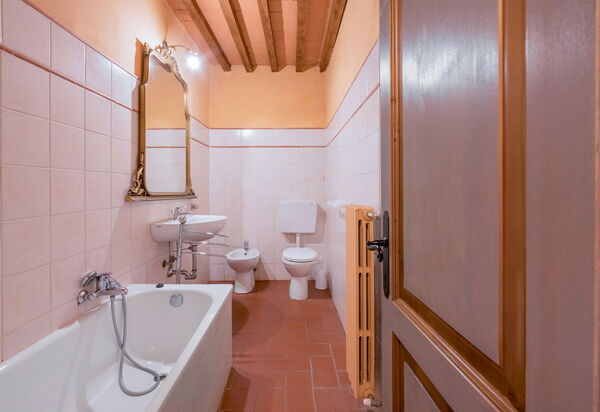 Belvedere - Falceto, Ambra, Toscana: Autunno, Bagno, Caratteristiche, Dettagli della stanza, Estate, Primavera