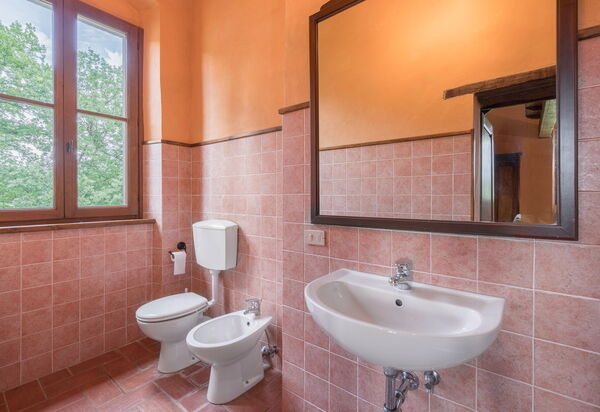 Belvedere - Falceto, Ambra, Toscana: Autunno, Bagno, Caratteristiche, Dettagli della stanza, Estate, Primavera