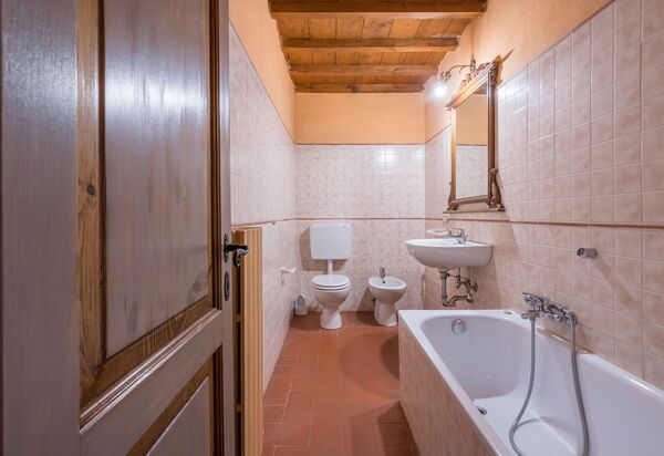 Belvedere - Falceto, Ambra, Toscana: Autunno, Bagno, Caratteristiche, Dettagli della stanza, Estate, Primavera