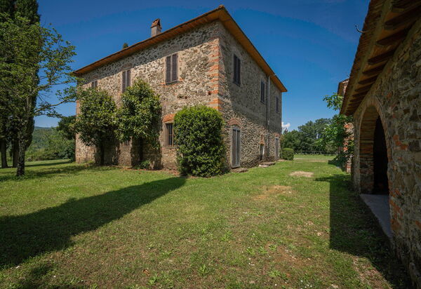 Belvedere - Falceto, Ambra, Toscana: Autunno, Caratteristiche, Estate, Esterni, Giardino, Primavera