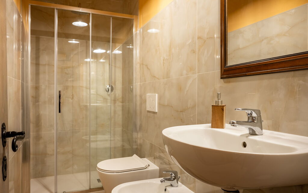 Belvedere - Ambra by Geco Vacation Rentals: Autunno, Bagno, Estate, Primavera