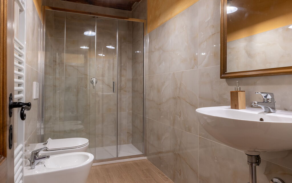 Belvedere - Ambra by Geco Vacation Rentals: Autunno, Bagno, Estate, Primavera