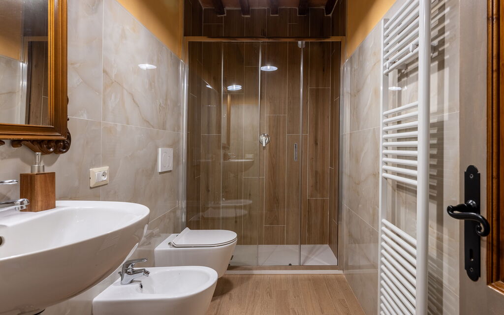 Belvedere - Ambra by Geco Vacation Rentals: Autunno, Bagno, Estate, Primavera