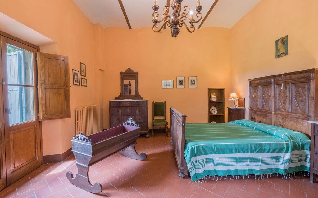 Belvedere - Falceto, Ambra, Toscana: Amenities, Autumn, Bedroom, Room Detail, Spring, Summer