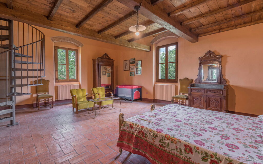 Belvedere - Falceto, Ambra, Toscana: Amenities, Autumn, Bedroom, Room Detail, Spring, Summer