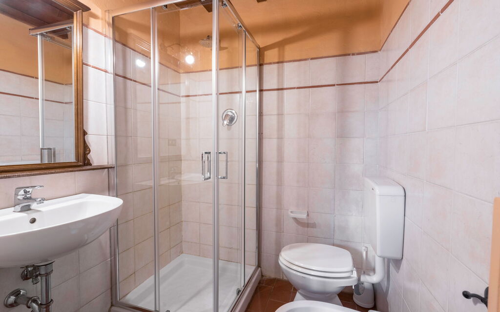 Belvedere - Falceto, Ambra, Toscana: Amenities, Autumn, Bathroom, Room Detail, Spring, Summer