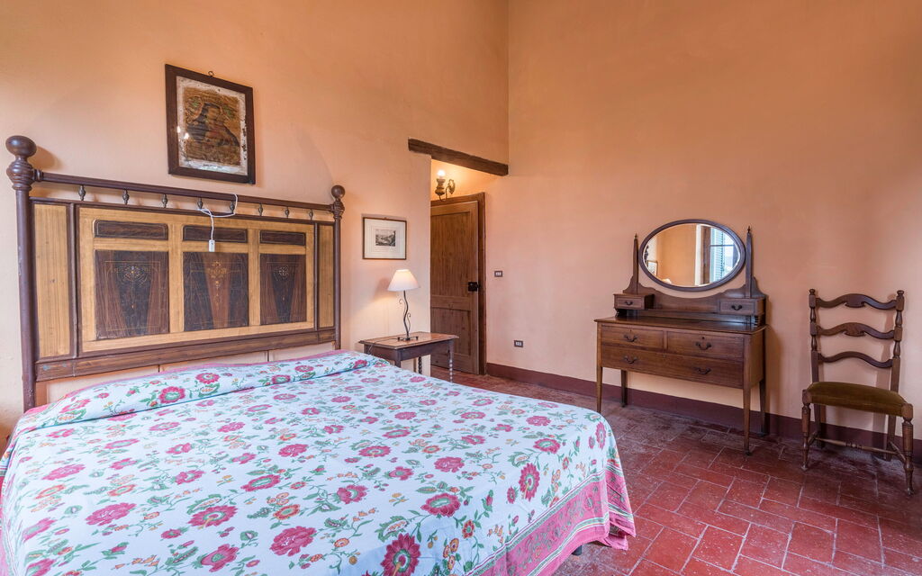 Belvedere - Falceto, Ambra, Toscana: Amenities, Autumn, Bedroom, Room Detail, Spring, Summer