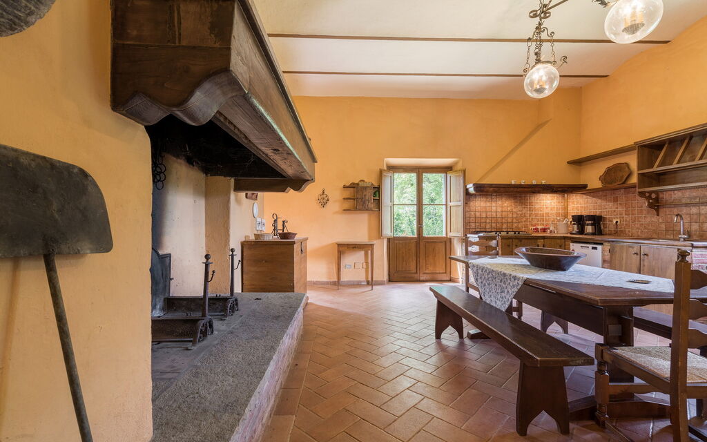Belvedere - Falceto, Ambra, Toscana: Amenities, Autumn, Dining Room, Kitchen, Room Detail, Spring, Summer