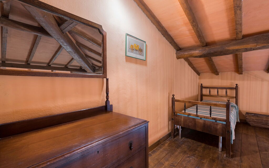 Belvedere - Falceto, Ambra, Toscana: Amenities, Autumn, Bedroom, Room Detail, Spring, Summer