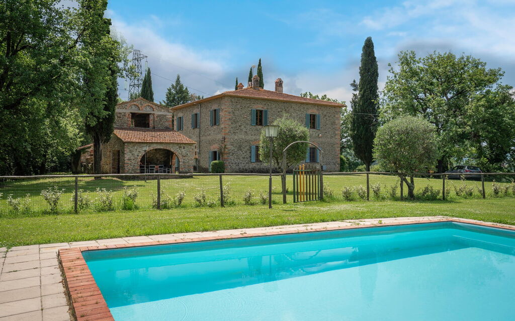 Belvedere - Falceto, Ambra, Toscana: Amenities, Autumn, Building Exterior, Garden, Pool, Spring, Summer