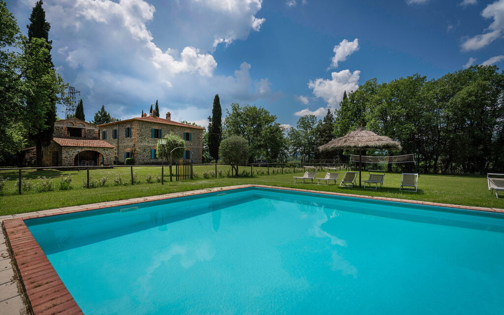Belvedere - Falceto, Ambra, Toscana: Amenities, Autumn, Building Exterior, Garden, Pool, Spring, Summer